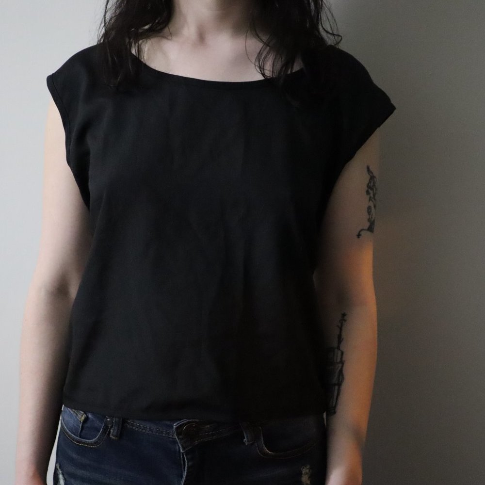 open back blouse - Picture 2 of 6